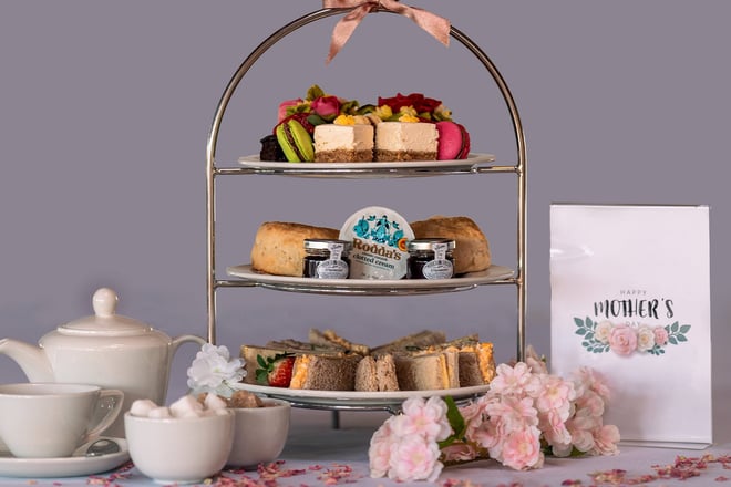 Image of 2  mother's tea  main 1 web landscape 1920x1080